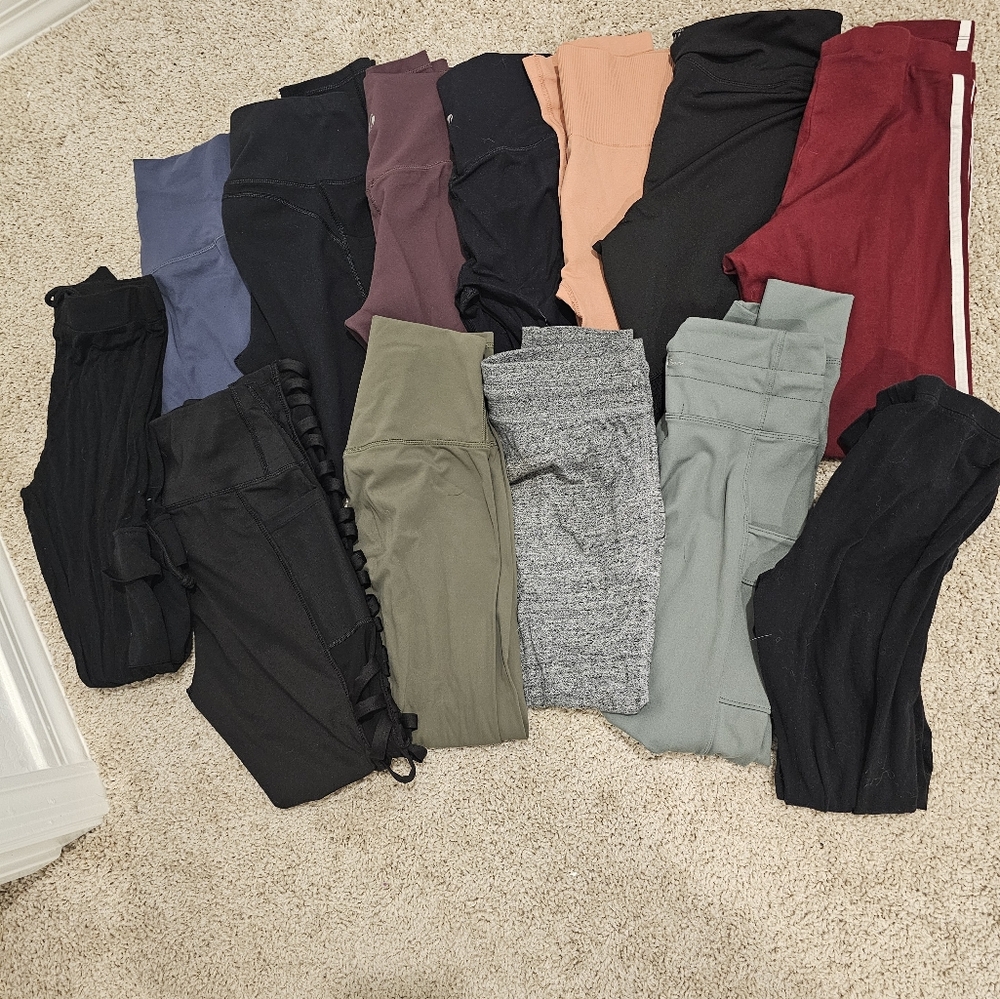Lot of about 14 leggings